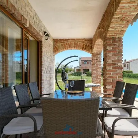 فندق Paradis 14 Comfortable 4*