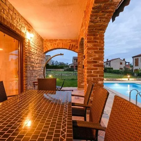 Paradis 14 Comfortable 4* Butkovići